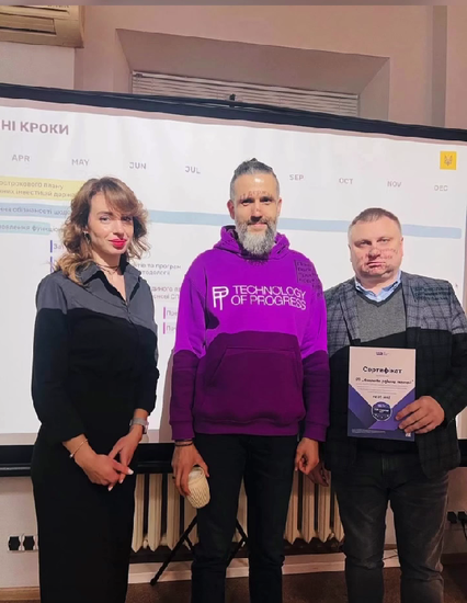 Нетворкінг спільноти з моніторингу відбудови України.